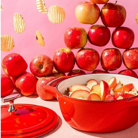 Lodge USA Cast Iron Enameled Round Dutch Oven- 7.5QT - Picture 5 of 10